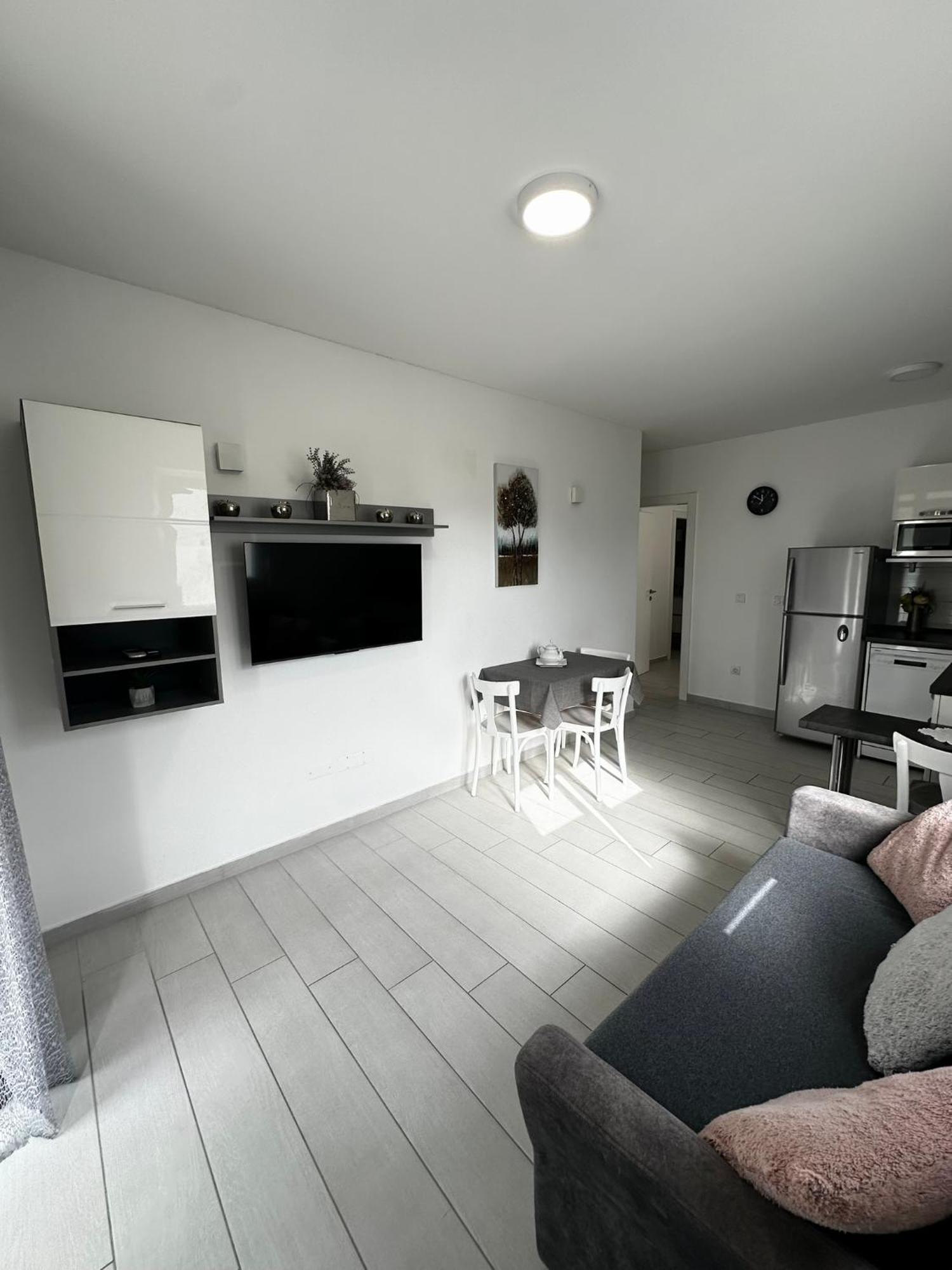 Apartments Danica Promajna Exterior foto